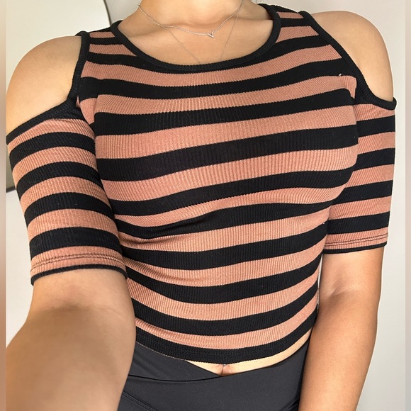 Cute Striped Shoulder Cut Out Mid Sleeve Top - Picture 1 of 3